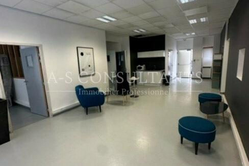 LOCAL COMMERCIAL 170m2 CHAMBERY 714489095_73_0200_2.jpg