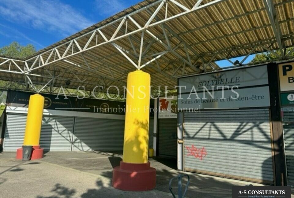 LOCAL COMMERCIAL LOCATION SEYSSINET PARISET 504568988_38_0279_2.jpg