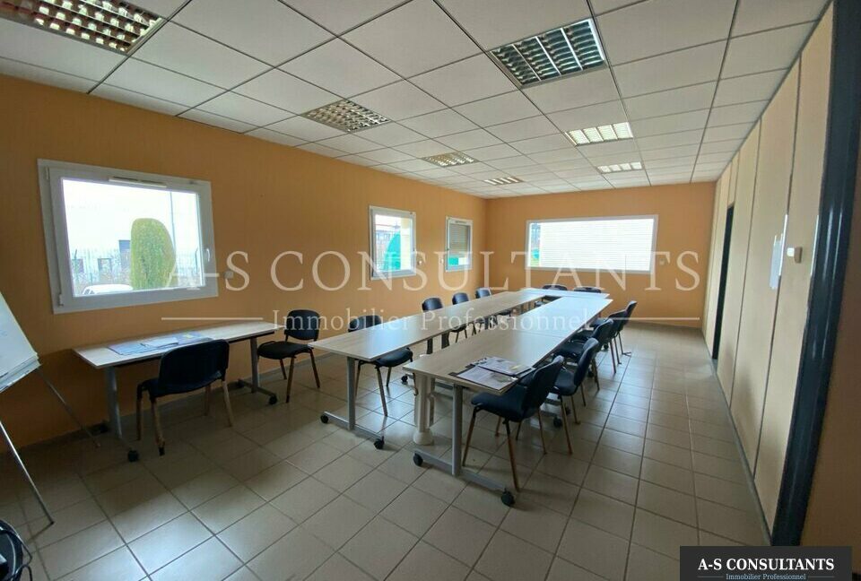 BUREAUX LOCATION CHABEUIL 591476750_26_0169_3.jpg