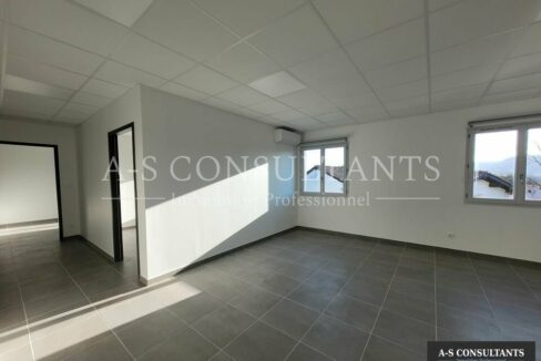 BUREAUX LOCATION CHANAS 750503888_38_0325_1.jpg